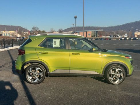 Certified 2024 Hyundai Venue SEL image 4