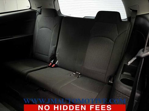 Used 2017 Chevrolet Traverse LT image 16