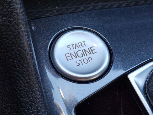 Used 2022 Volkswagen Tiguan SE R-Line image 23