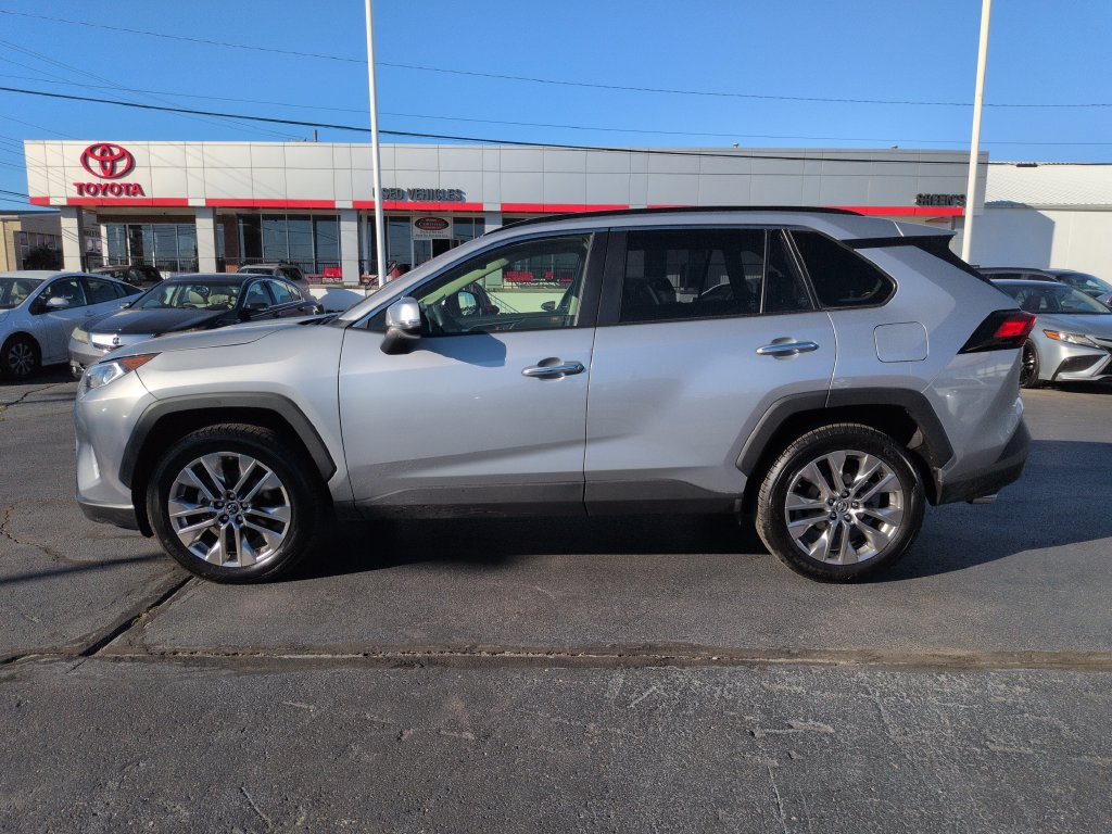 Used 2019 Toyota RAV4 Limited w/ Advanced Technology Package AWD/4WD image 2