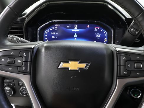 Used 2025 Chevrolet Silverado 2500 LT w/ Convenience Package AWD/4WD image 12
