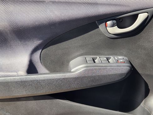 Used 2011 Honda Fit image 24