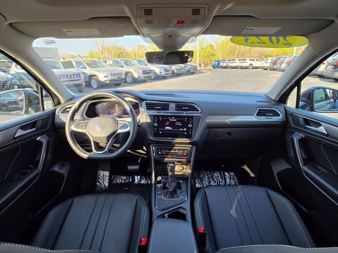 Certified 2023 Volkswagen Tiguan SE w/ Panoramic Sunroof Package image 49