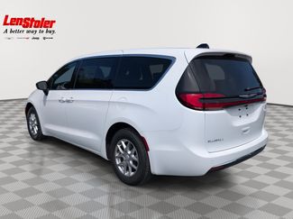 New 2026 Chrysler Pacifica Select video 2