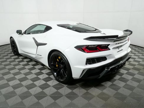 Used 2025 Chevrolet Corvette Z06 image 25