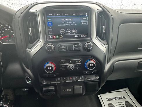 Used 2022 Chevrolet Silverado 2500 LT w/ Convenience Package image 23