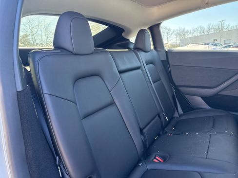 Used 2024 Tesla Model Y Long Range image 14