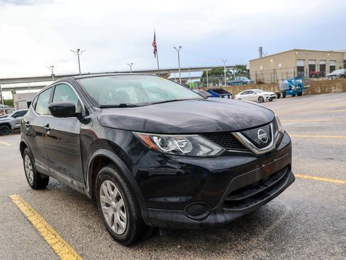 Used 2019 Nissan Rogue Sport S FWD image 6