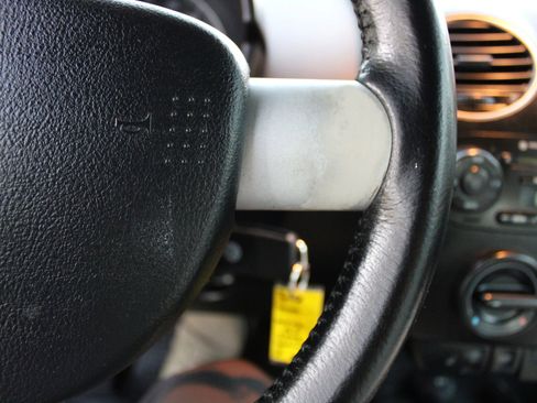 Used 2007 Volkswagen Beetle Triple White Edition image 16