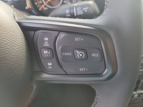 Used 2025 Jeep Gladiator Mojave AWD/4WD image 30