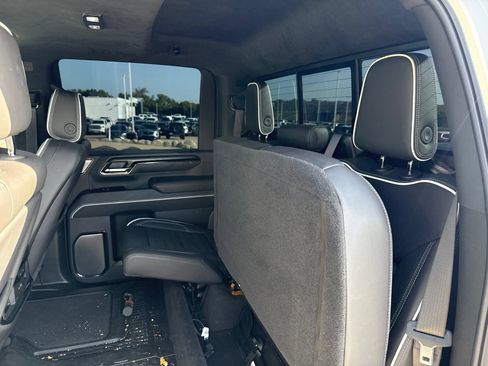 Used 2025 GMC Sierra 2500 AT4X AWD/4WD image 17