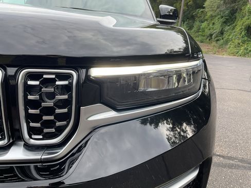 Used 2024 Jeep Grand Cherokee Summit w/ Advanced Protech Group IV image 33