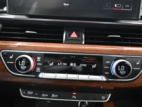 Used 2022 Audi A4 2.0T Premium image 21