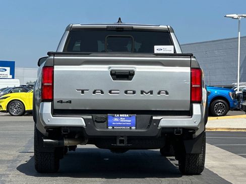 Used 2024 Toyota Tacoma TRD Off-Road w/ TRD Off Road Premium Package AWD/4WD image 4