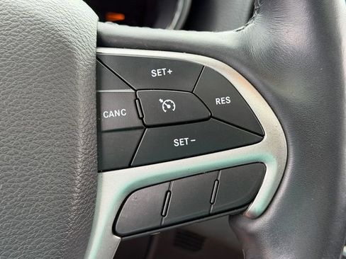 Used 2021 Jeep Grand Cherokee Limited AWD/4WD image 22