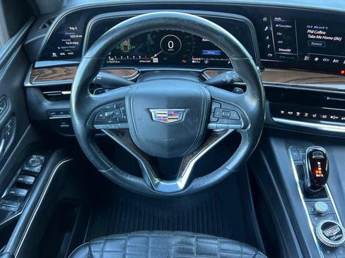 Used 2021 Cadillac Escalade Premium Luxury Platinum AWD/4WD image 16