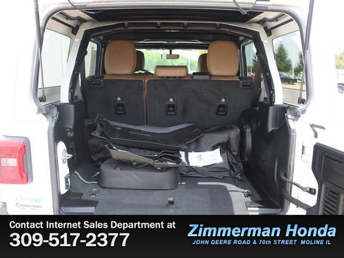 Used 2022 Jeep Wrangler Unlimited Sahara w/ Cold Weather Group AWD/4WD image 6