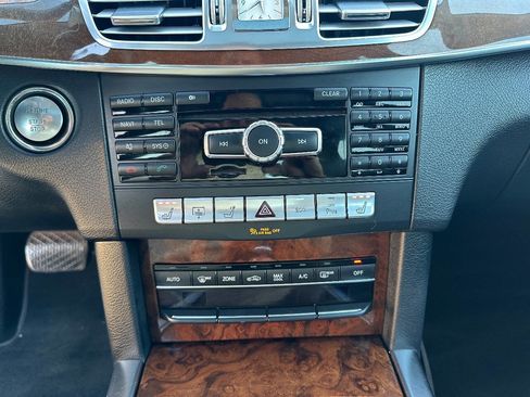 Used 2014 Mercedes-Benz E 350 E 350 Luxury 4dr Sedan image 29