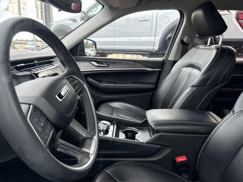 Used 2024 Jeep Grand Cherokee L Limited image 4