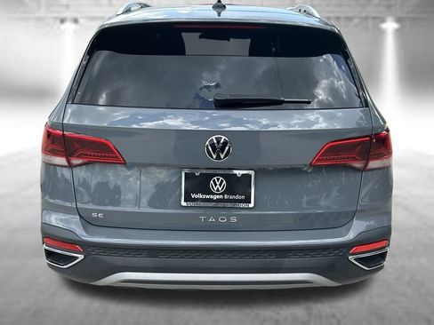 Certified 2024 Volkswagen Taos SE FWD image 4