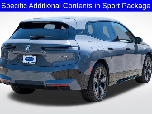 Used 2023 BMW iX xDrive50 w/ Sport Package AWD/4WD image 8