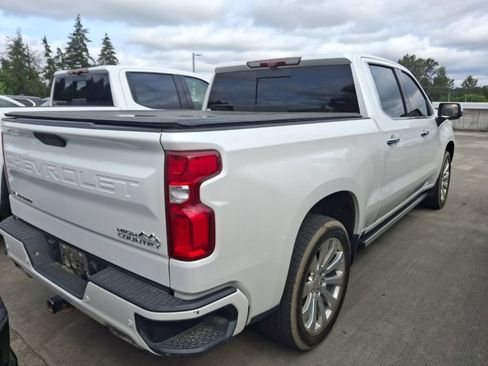 Used 2021 Chevrolet Silverado 1500 High Country w/ Technology Package AWD/4WD image 6
