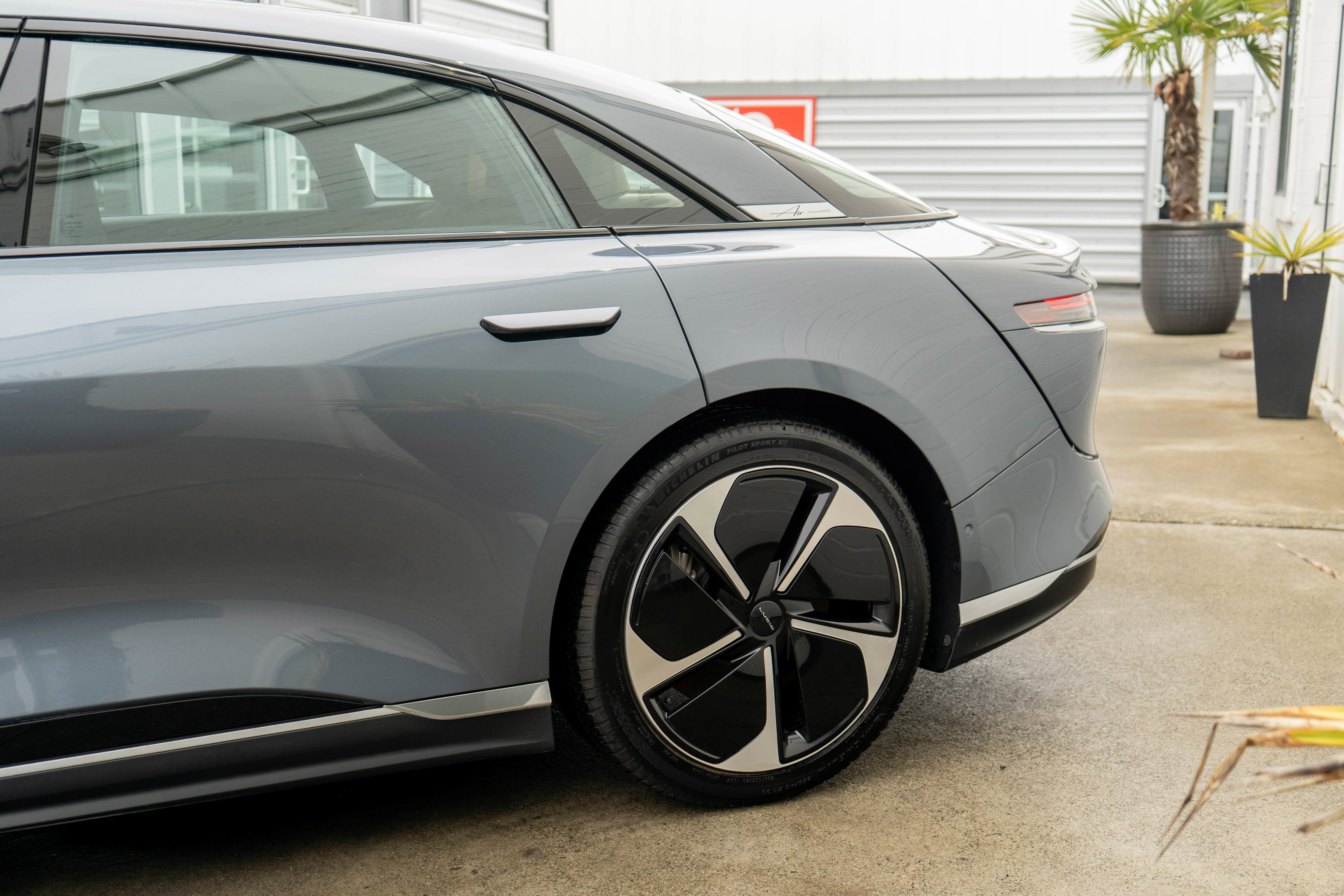 Used 2024 Lucid Air Touring AWD/4WD image 5