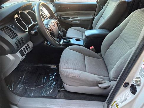 Used 2015 Toyota Tacoma 4x4 Access Cab V6 image 14