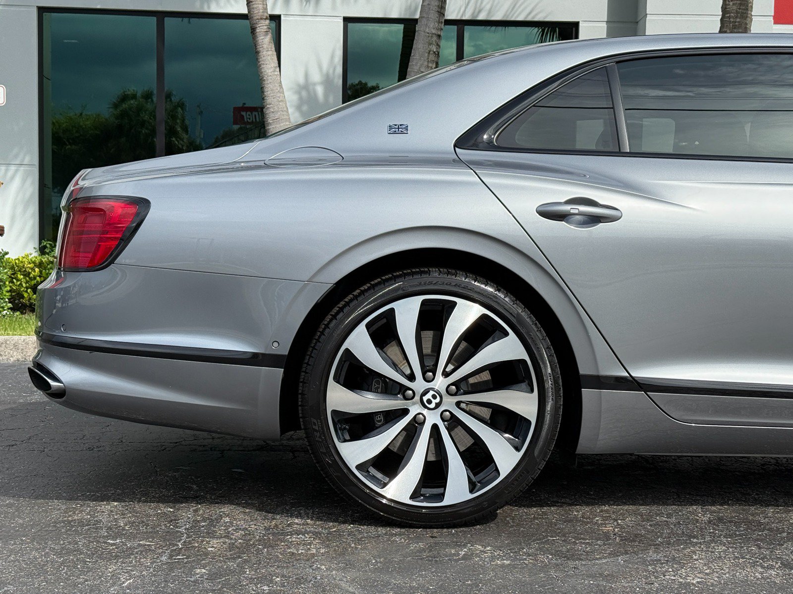 Used 2020 Bentley Flying Spur W12 AWD/4WD image 4