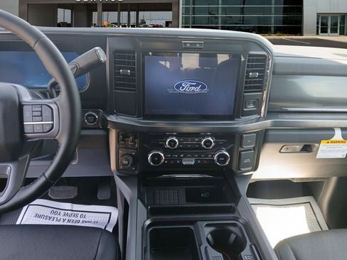 New 2026 Ford F250 Lariat w/ Black Appearance Package image 11