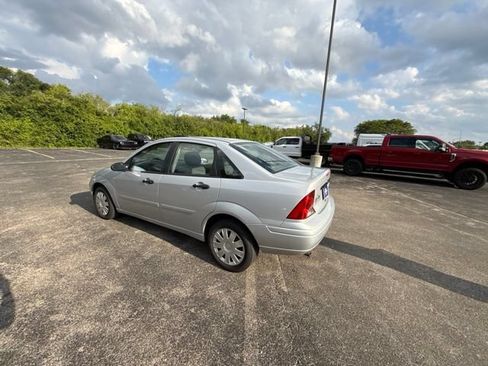 Used 2004 Ford Focus SE FWD image 38