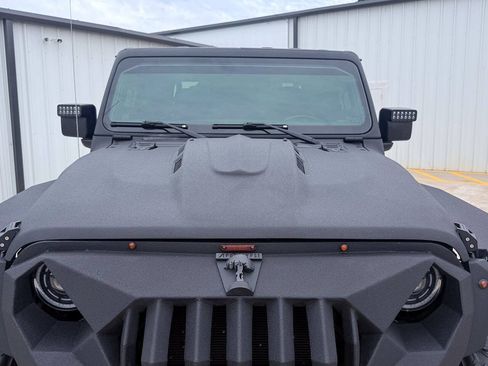Used 2021 Jeep Gladiator Sport AWD/4WD image 32
