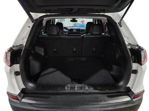 Used 2020 Jeep Cherokee Limited image 24