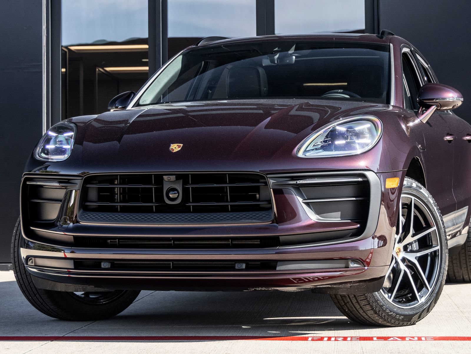 Certified 2026 Porsche Macan AWD/4WD image 7
