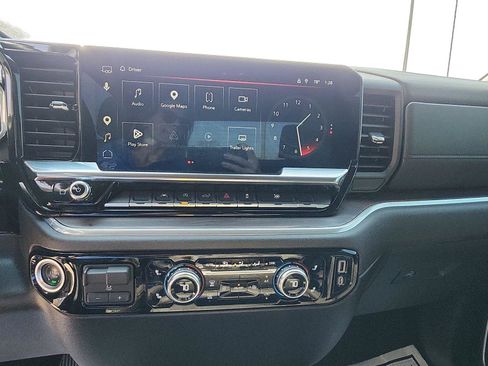 Used 2025 GMC Sierra 1500 SLT image 14