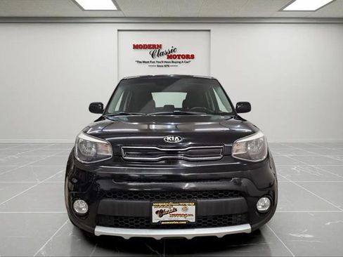 Used 2017 Kia Soul + image 2