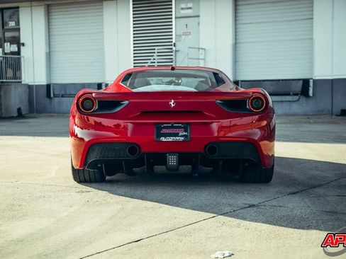 Used 2018 Ferrari 488 GTB image 15