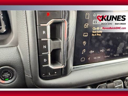 Used 2024 GMC Yukon Denali w/ Advanced Technology Package AWD/4WD image 16