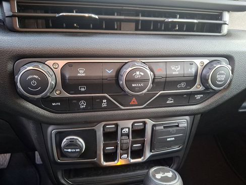 Used 2025 Jeep Wrangler Unlimited Sport image 14