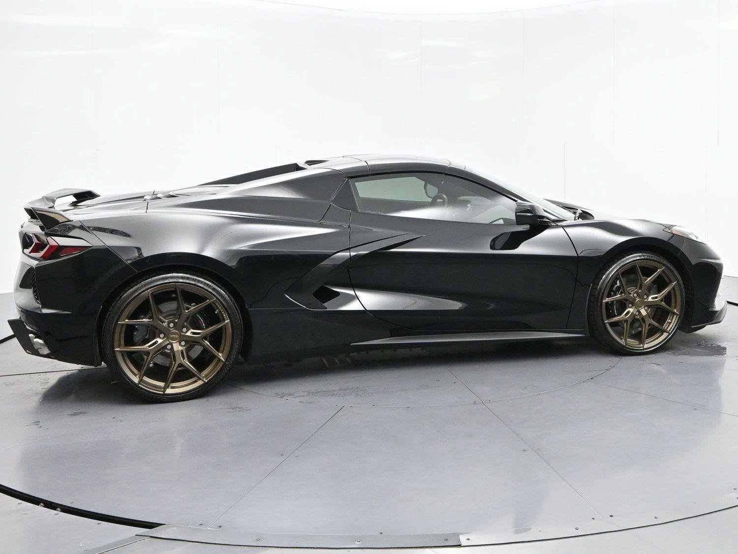 Used 2021 Chevrolet Corvette Stingray Premium Conv w/ Z51 Performance Package RWD image 8