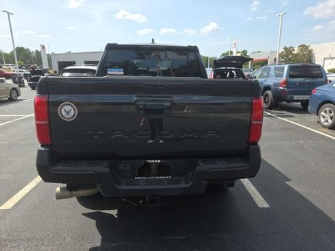 Used 2024 Toyota Tacoma SR RWD image 5