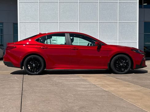 New 2026 Toyota Camry SE w/ Convenience Package FWD image 3