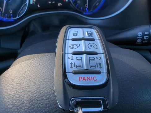 New 2026 Chrysler Voyager LX image 27