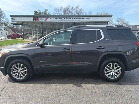 Used 2017 GMC Acadia SLE image 8