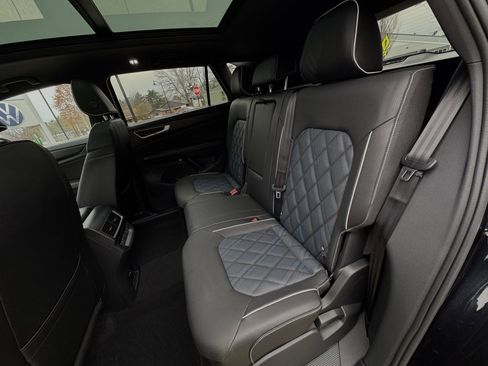 New 2026 Volkswagen Atlas Cross Sport SEL Premium R-Line image 32