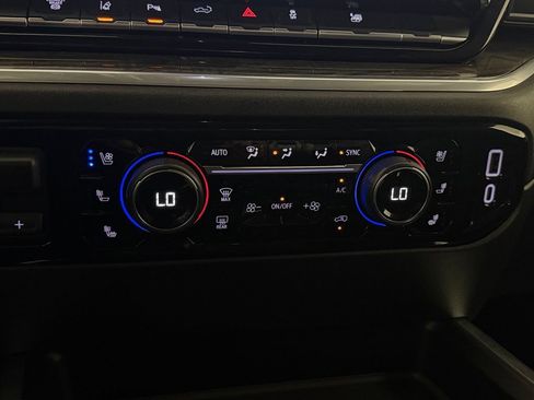 Used 2025 Chevrolet Silverado 2500 LTZ AWD/4WD image 23