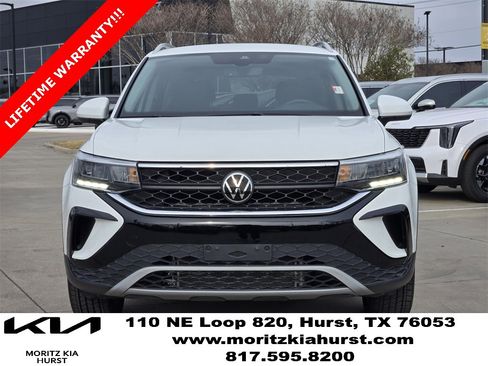 Used 2024 Volkswagen Taos SE image 11