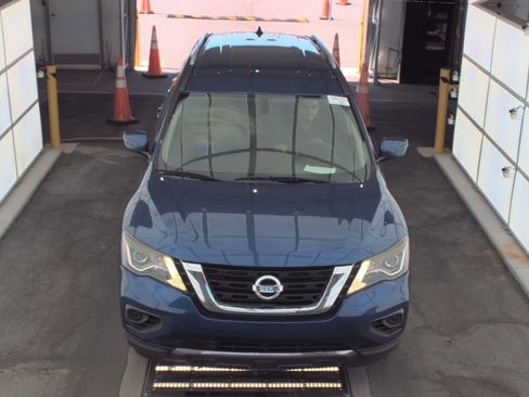 Used 2020 Nissan Pathfinder S image 5