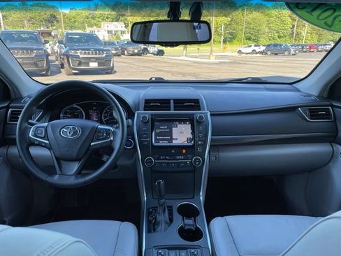 Used 2015 Toyota Camry XLE FWD image 11