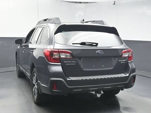 Used 2018 Subaru Outback 3.6R Limited AWD/4WD image 6